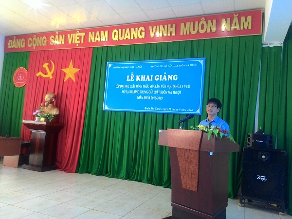 Lễ khai giảng lớp đại học luật văn bằng 2, khoá 3, hệ vừa làm vừa học tại Đắk Lắk