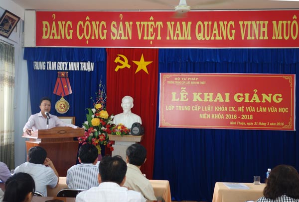 Lễ khai giảng lớp Trung cấp Luật Khóa IX, hệ vừa làm vừa học tại tỉnh Ninh Thuận