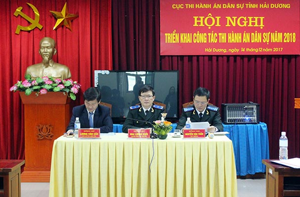 Cần đặc biệt chú trọng tới công tác tổ chức cán bộ