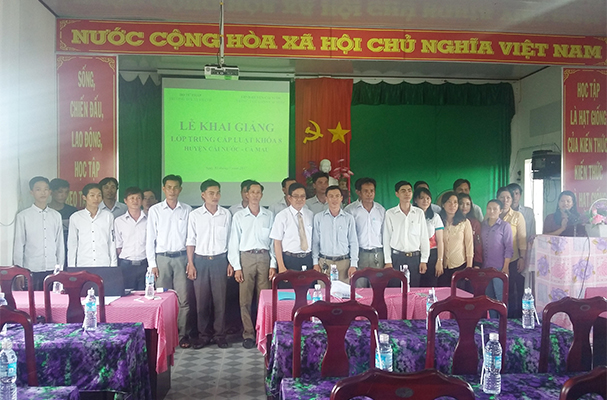 Trường TC Luật Vị Thanh: Khai giảng các lớp Trung cấp Luật Khóa 8 tại huyện Cái Nước, tỉnh Cà Mau