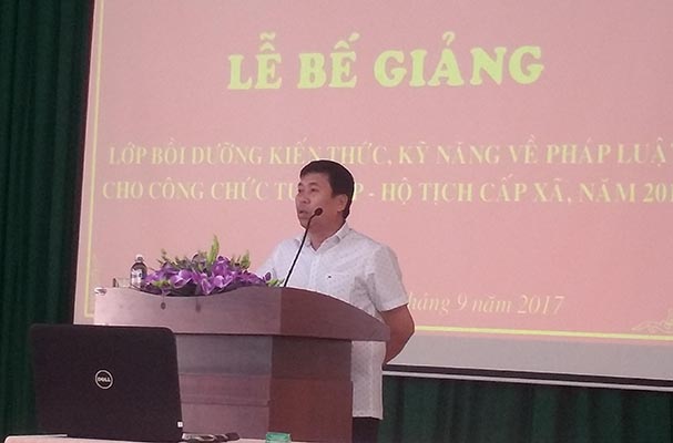 TC Luật Buôn Ma Thuột tổ chức Lễ Bế giảng lớp bồi dưỡng kiến thức, kỹ năng về pháp luật năm 2017