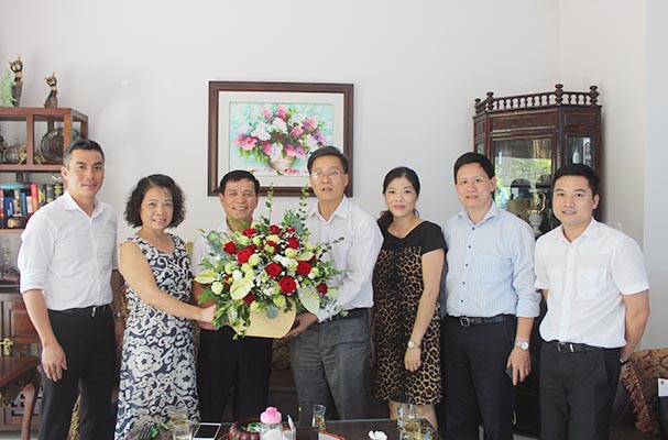 Thứ trưởng Nguyễn Khánh Ngọc thăm hỏi và tri ân các thế hệ lãnh đạo