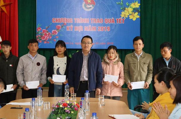 ​Đoàn TN Bộ tổ chức thành công Chương trình thăm, tặng quà Tết tại tỉnh Sơn La