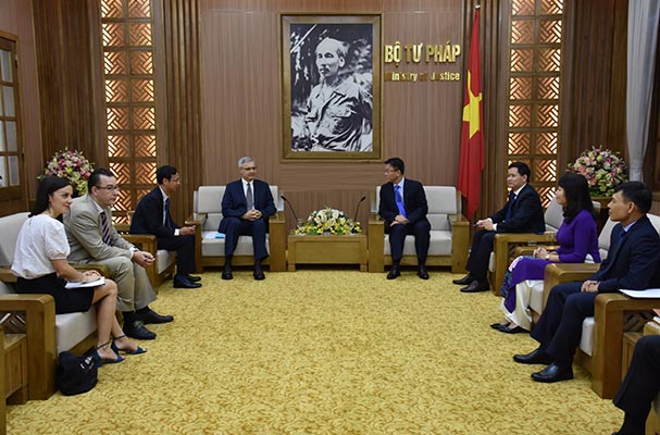 Tiếp tục làm sâu sắc hơn mối quan hệ hợp tác Việt – Pháp về tư pháp và pháp luật