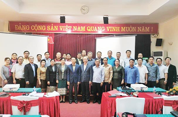 Lãnh đạo Bộ Tư pháp trao đổi chuyên đề với cán bộ trung cao cấp của Đảng Nhân dân Cách mạng Lào