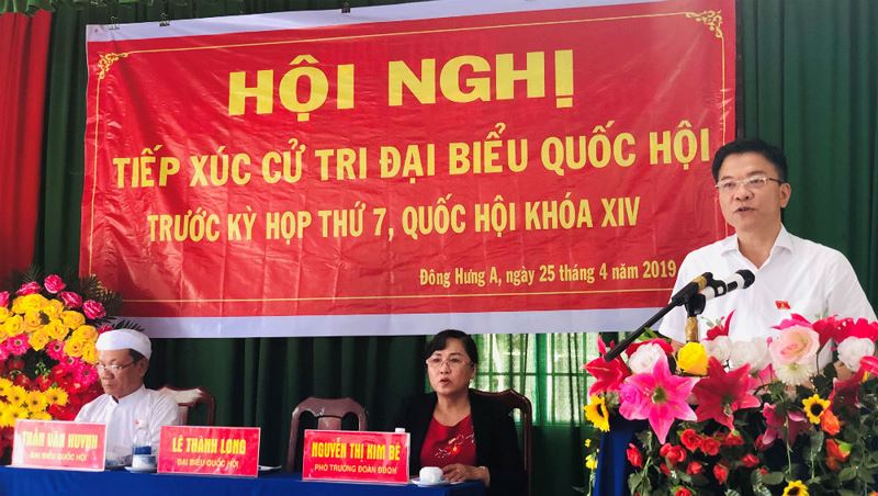 Bộ trưởng Bộ Tư pháp Lê Thành Long tiếp xúc cử tri Kiên Giang