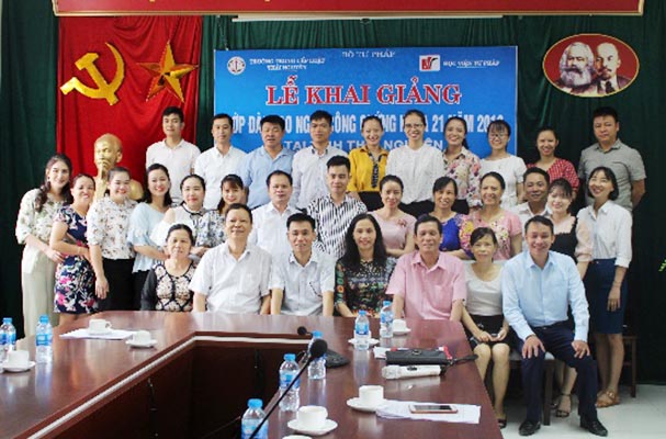 Trường Trung cấp Luật Thái Nguyên: Khai giảng Lớp đào tạo nghề công chứng khóa 21 năm 2019 tại Thái Nguyên