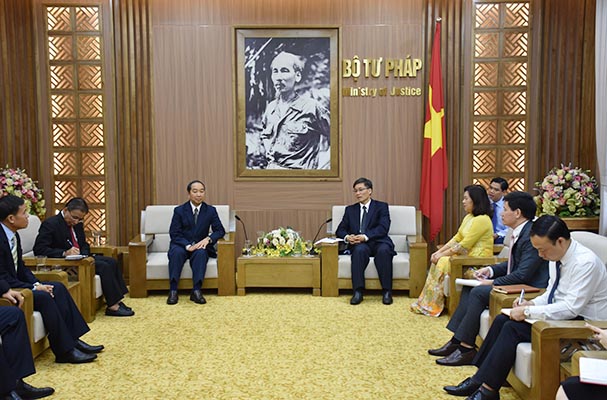 Thứ trưởng Nguyễn Khánh Ngọc tiếp Chánh án Tòa án nhân dân tối cao Lào