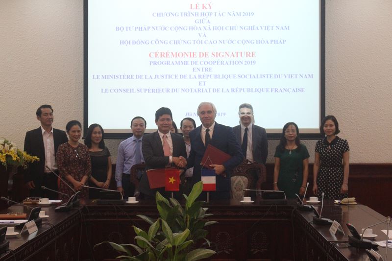 Lễ ký chương trình hợp tác giữa Bộ Tư pháp Việt Nam và Hội đồng công chứng tối cao Cộng hòa Pháp