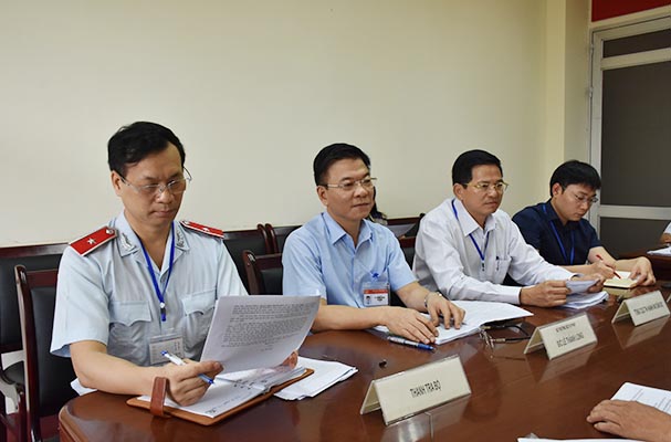 Bộ trưởng Lê Thành Long tiếp công dân tháng 9