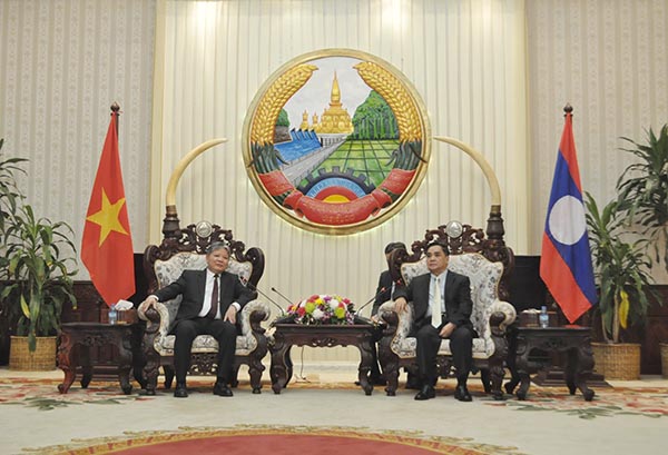 Bộ trưởng Hà Hùng Cường tiếp kiến Thủ tướng Chính phủ Lào