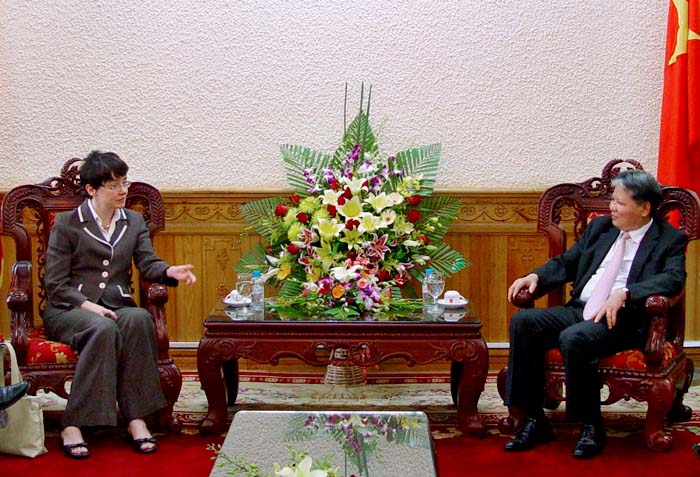 The Ambassador of the Republic of Ireland to Vietnam says farewell to Minister of Justice  