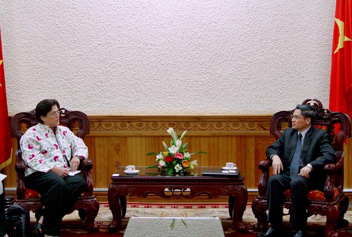 Deputy Minister Dinh Trung Tung had a courtesy meeting with Deputy Chief of Mission at the U.S. Embassy to Vietnam