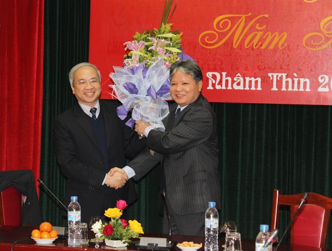 Justice Minister pays pre-Tet visit to Hanoi Law University and Judicial Academy
