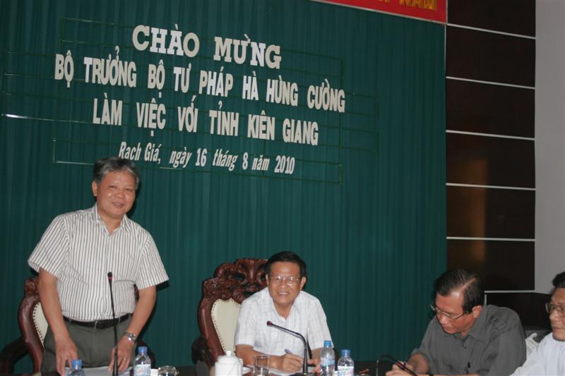 Minister Ha Hung Cuong pays a working visit to Southwestern provinces