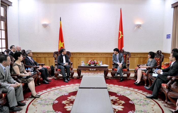 Deputy Minister of Justice Le Thanh Long received delegation of Kyushu University’s Professor