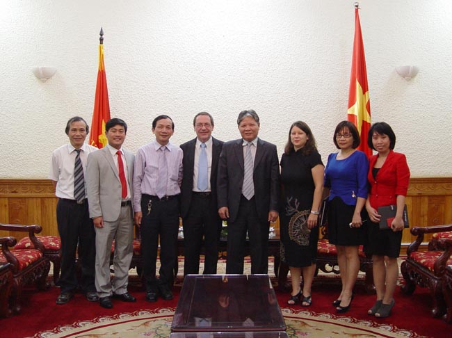 Justice Minister had a courtesy meeting with KAS Institute Representative to Vietnam