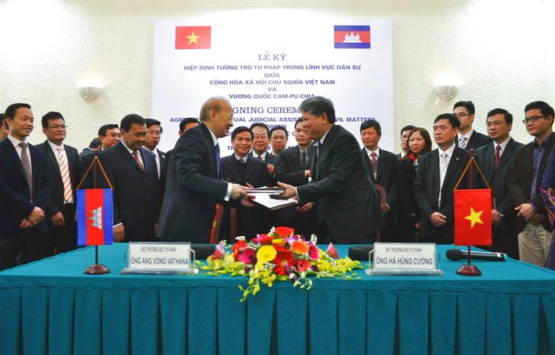 Signing the Judicial Assistance Agreement in Civil Matters between Vietnam and Cambodia