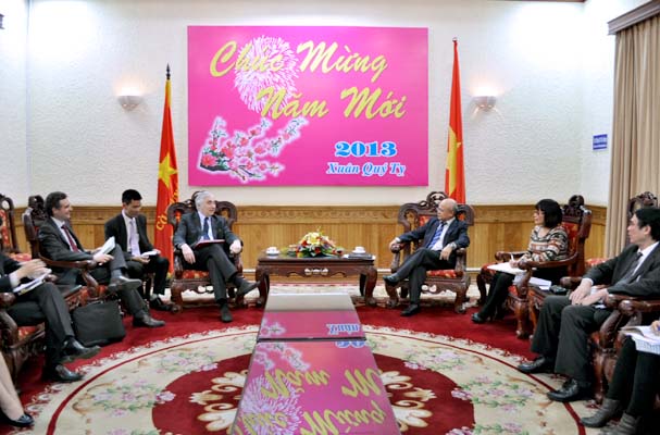 Deputy Minister Nguyen Duc Chinh had a meeting with the Supreme Council of French Notary delegation