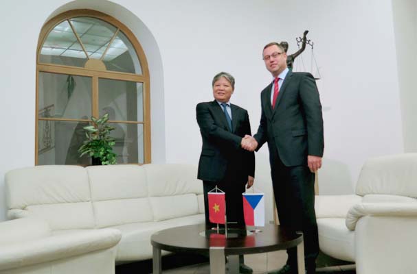 Vietnam, Czech justice ministries to restore direct links 