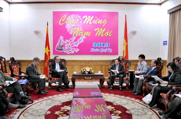 Deputy Minister Hoang The Lien received representative of KAS