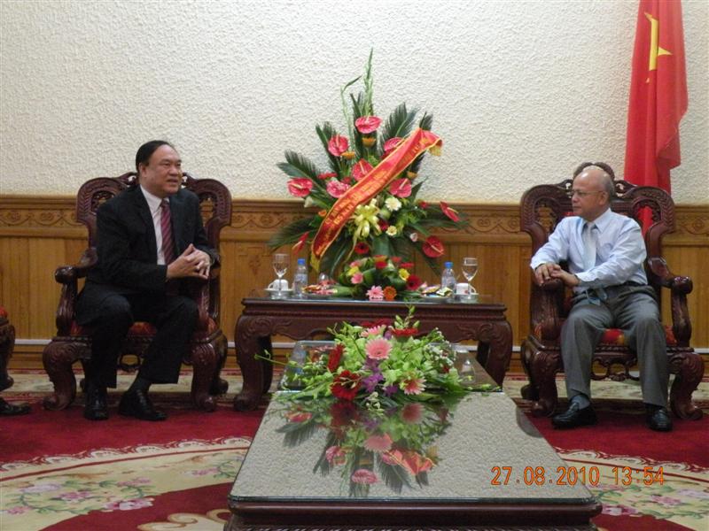 The Party's Central Committee's Commission of Inspection visits and congratulates Minister of Justice 