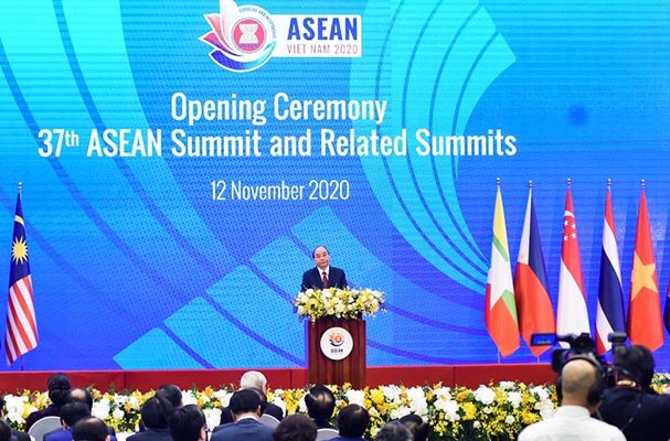 Bộ trưởng Lê Thành Long tham dự Lễ khai mạc Hội nghị cấp cao ASEAN lần thứ  37