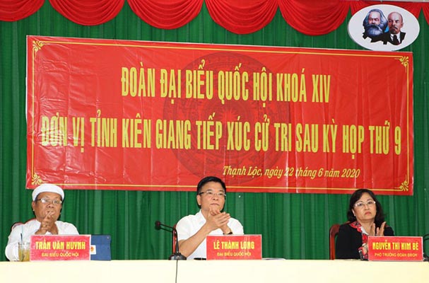 Bộ trưởng Bộ Tư pháp Lê Thành Long tiếp xúc cử tri Kiên Giang