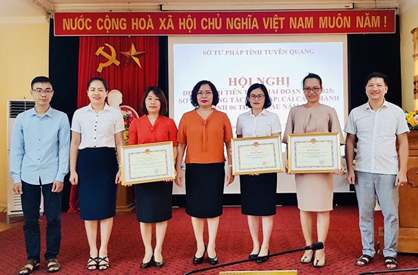 Sở Tư pháp tỉnh Tuyên Quang tổ chức Hội nghị điển hình tiên tiến cấp cơ sở