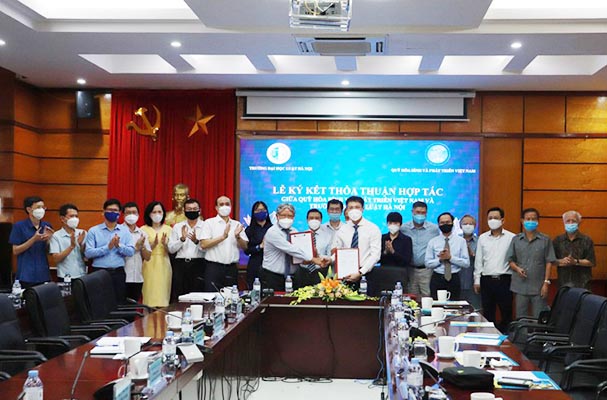 Đại học Luật Hà Nội ký kết thoả thuận hợp tác với Quỹ Hoà Bình & Phát triển Việt Nam