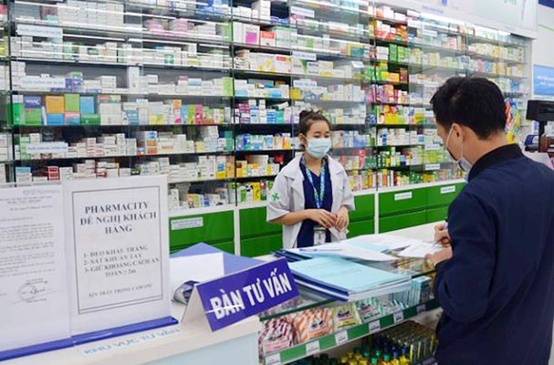 Tại sao khi mua thuốc ho, sốt phải khai báo y tế?