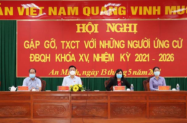 Bộ trưởng Lê Thành Long tiếp xúc cử tri huyện An Minh, Kiên Giang