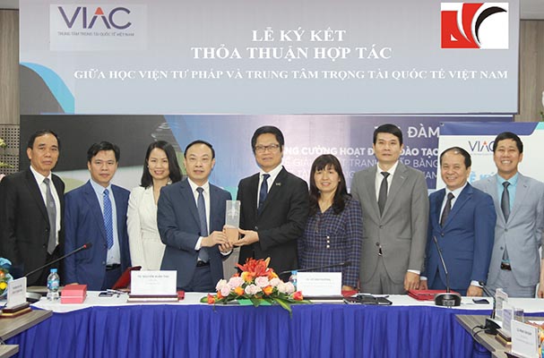 Học viện Tư pháp và Trung tâm Trọng tài Quốc tế Việt Nam ký kết Thỏa thuận hợp tác