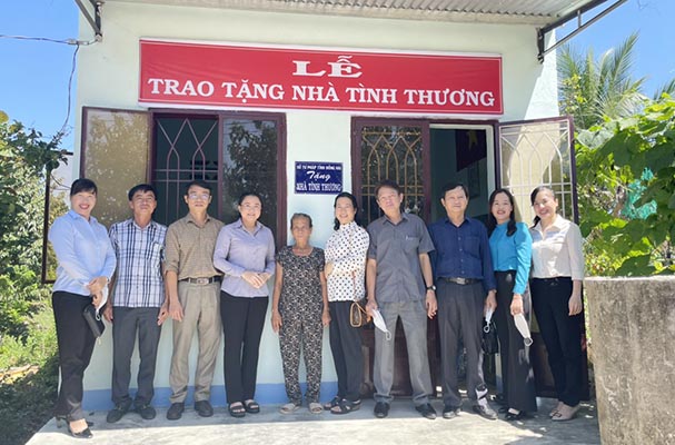 Sở Tư pháp tỉnh Đồng Nai trao 02 căn nhà tình thương cho gia đình có hoàn cảnh khó khăn