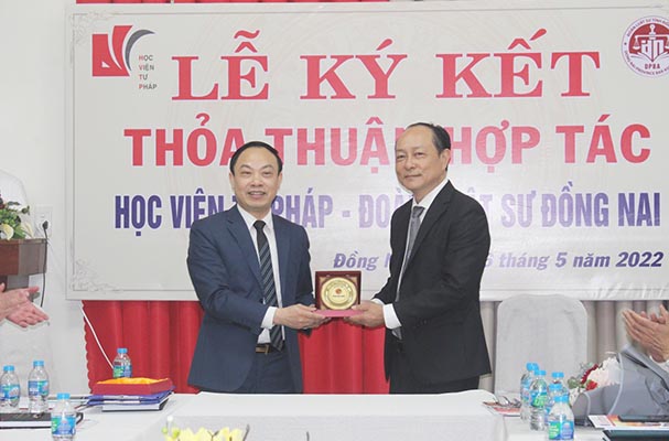 Học viện Tư pháp và Đoàn Luật sư tỉnh Đồng Nai ký kết Thỏa thuận hợp tác