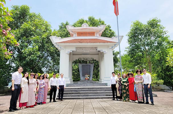 Chi bộ Vụ Hợp tác quốc tế tổ chức hoạt động về nguồn tại Thái Nguyên và Tuyên Quang