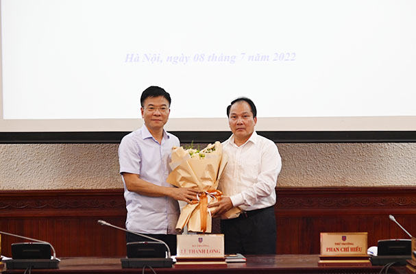 Bộ Tư pháp trao Quyết định điều động công tác đối với đồng chí Nguyễn Công Khanh