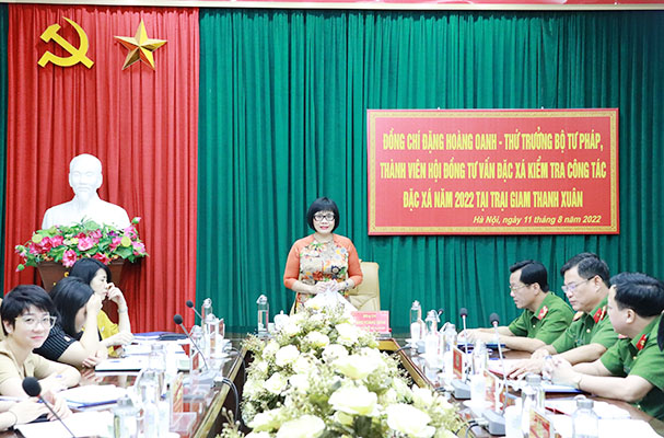 Thứ trưởng Đặng Hoàng Oanh làm Trưởng Đoàn kiểm tra công tác đặc xá tại Trại giam Thanh Xuân