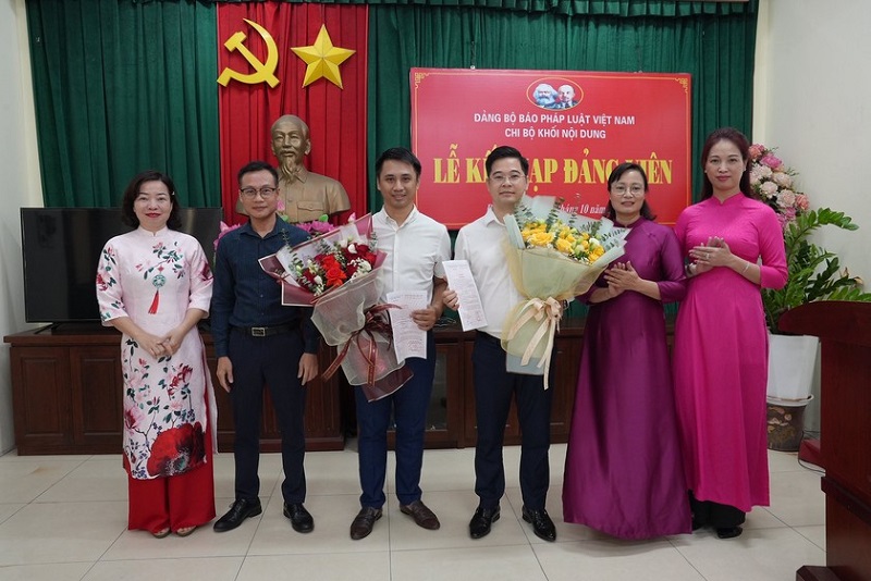 Chi bộ Khối Nội dung, Đảng bộ Báo Pháp luật Việt Nam kết nạp Đảng viên mới