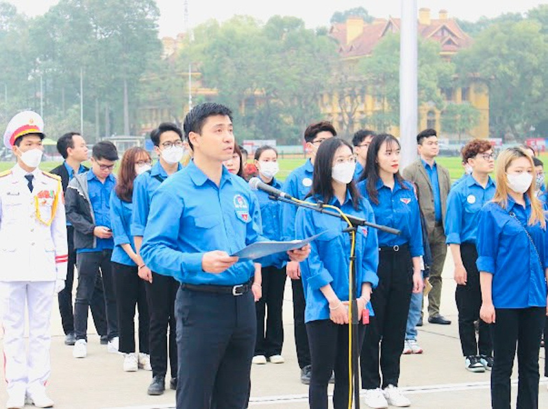 Tuổi trẻ Bộ Tư pháp tổ chức Lễ báo công tại Lăng Chủ tịch Hồ Chí Minh