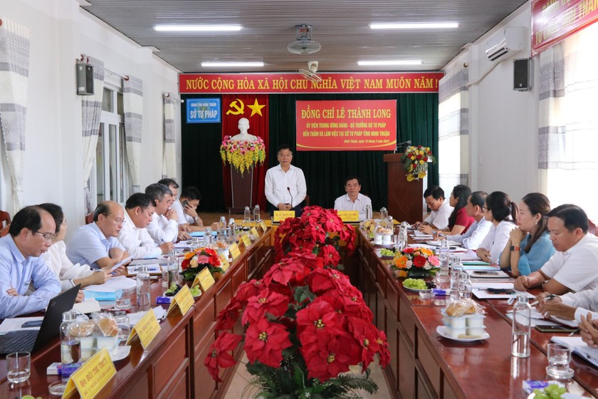 Bộ trưởng Lê Thành Long làm việc với Sở Tư pháp tỉnh Ninh Thuận.