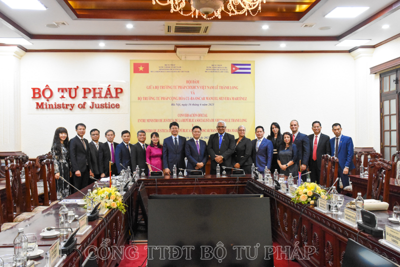 Hội đàm giữa Bộ trưởng Bộ Tư pháp Việt Nam và Bộ trưởng Bộ Tư pháp Cuba