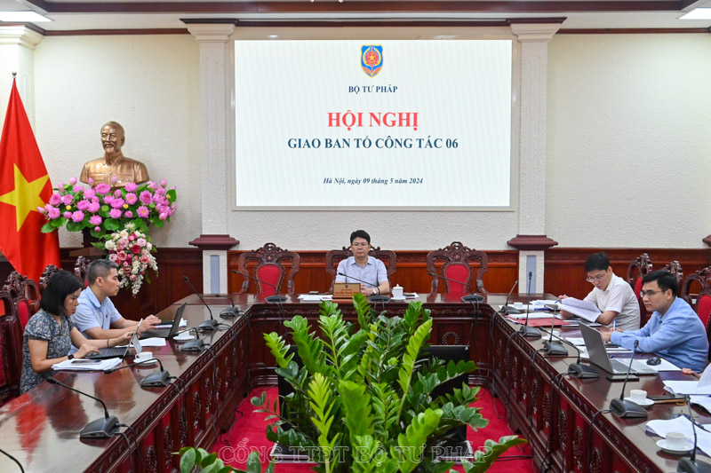 Chú trọng thúc đẩy phát triển cơ sở dữ liệu, số hóa hồ sơ giải quyết thủ tục hành chính