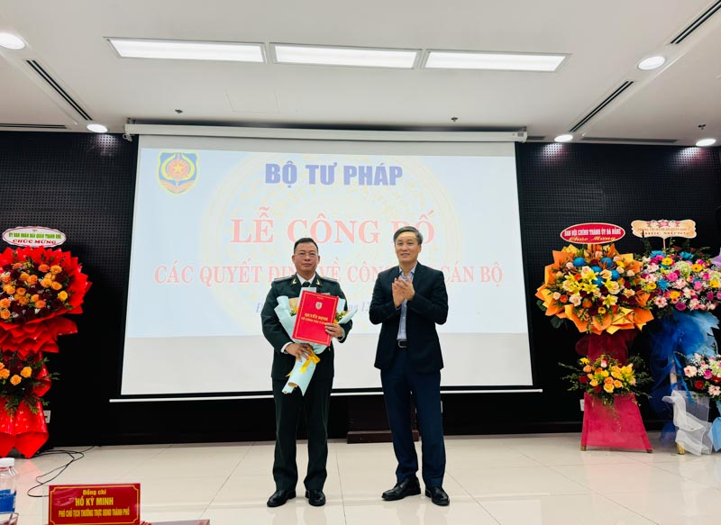 Bộ Tư pháp công bố Quyết định nghỉ hưu và điều động, bổ nhiệm Cục trưởng Cục THADS TP Đà Nẵng