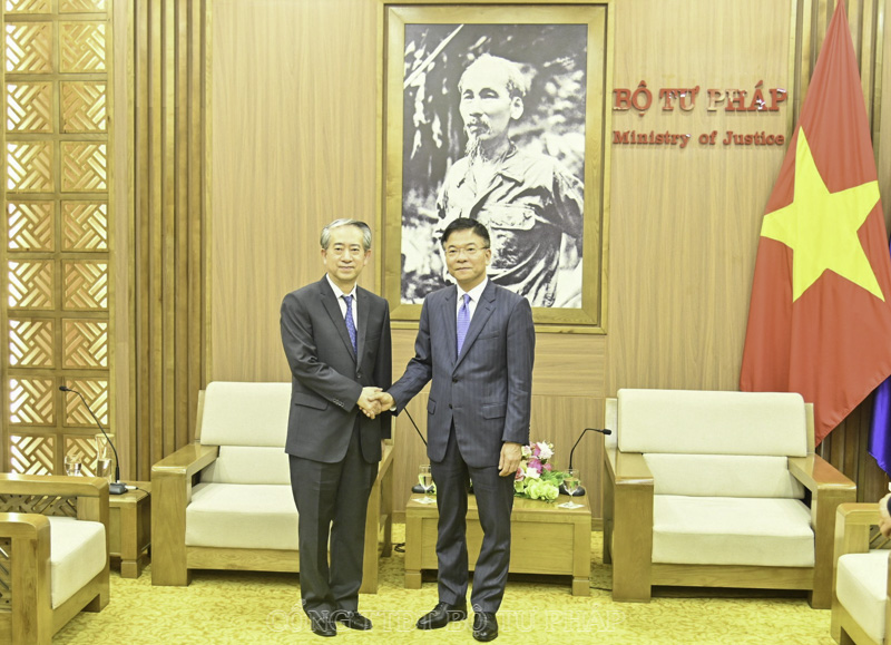 Bộ trưởng Lê Thành Long tiếp đồng chí Hùng Ba - Đại sứ nước CHND Trung Hoa tại Việt Nam