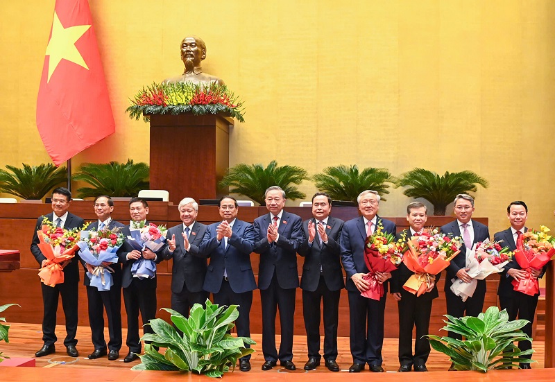 Tổng Bí thư, Chủ tịch nước trao quyết định bổ nhiệm 3 Phó Thủ tướng và 2 Bộ trưởng