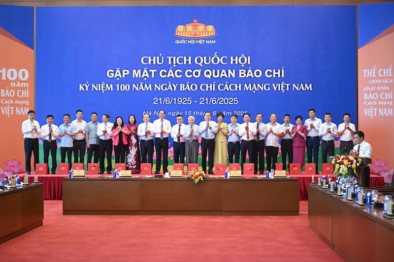 Chủ tịch Quốc hội gặp mặt lãnh đạo các cơ quan báo chí