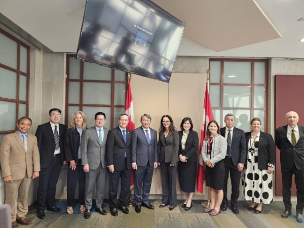 ​Bộ trưởng Nguyễn Hải Ninh kết thúc tốt đẹp chuyến thăm và làm việc tại Canada