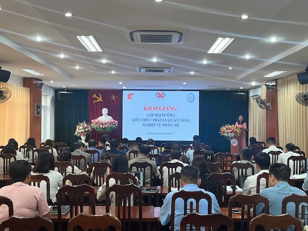 Khai giảng Lớp bồi dưỡng kiến thức pháp luật, kỹ năng nghiệp vụ pháp chế