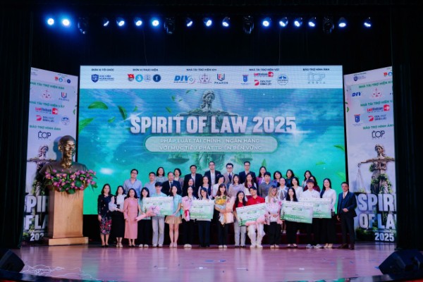 Chung kết “Spirit of Law 2025”: Sân chơi học thuật khẳng định bản lĩnh sinh viên luật tài chính - ngân hàng